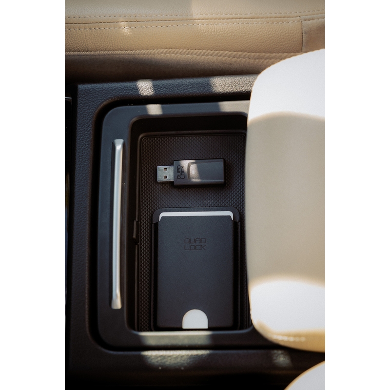 Bezdrátový adaptér Quad Lock® CarPlay/Android Auto černý